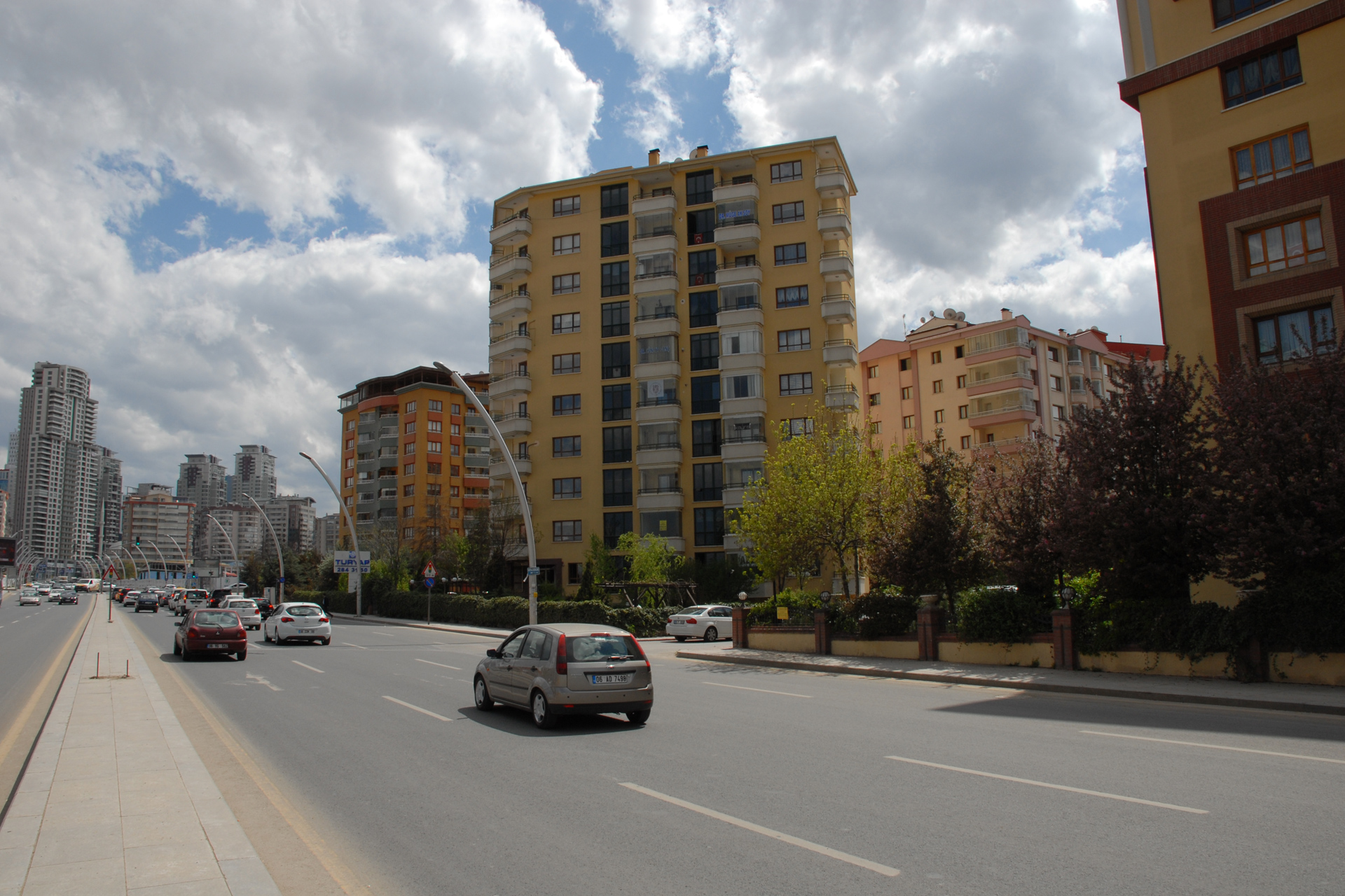 Sarı Konak Apartmanı Çukurambar Ankara