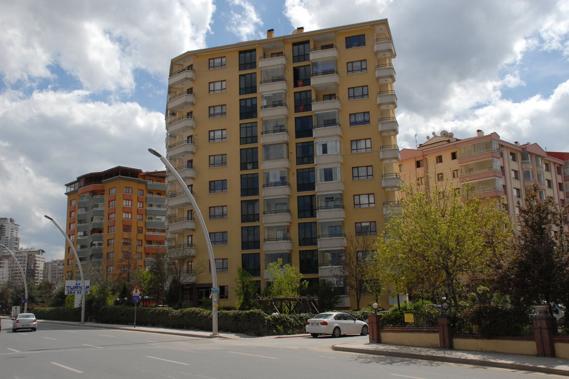 Sarı Konak Apartmanı Çukurambar Ankara